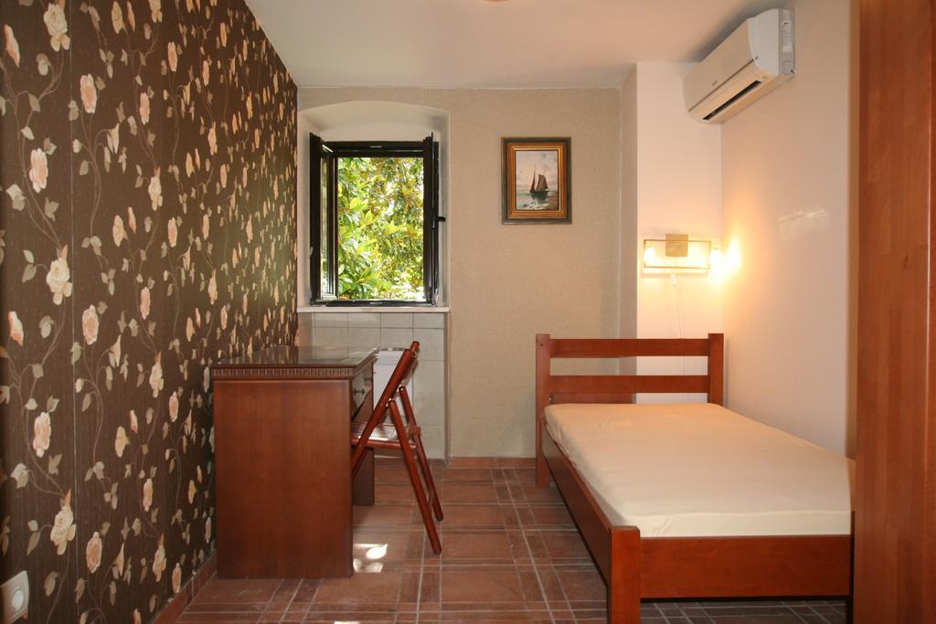Holiday Home Ametist Kotor Eksteriør billede